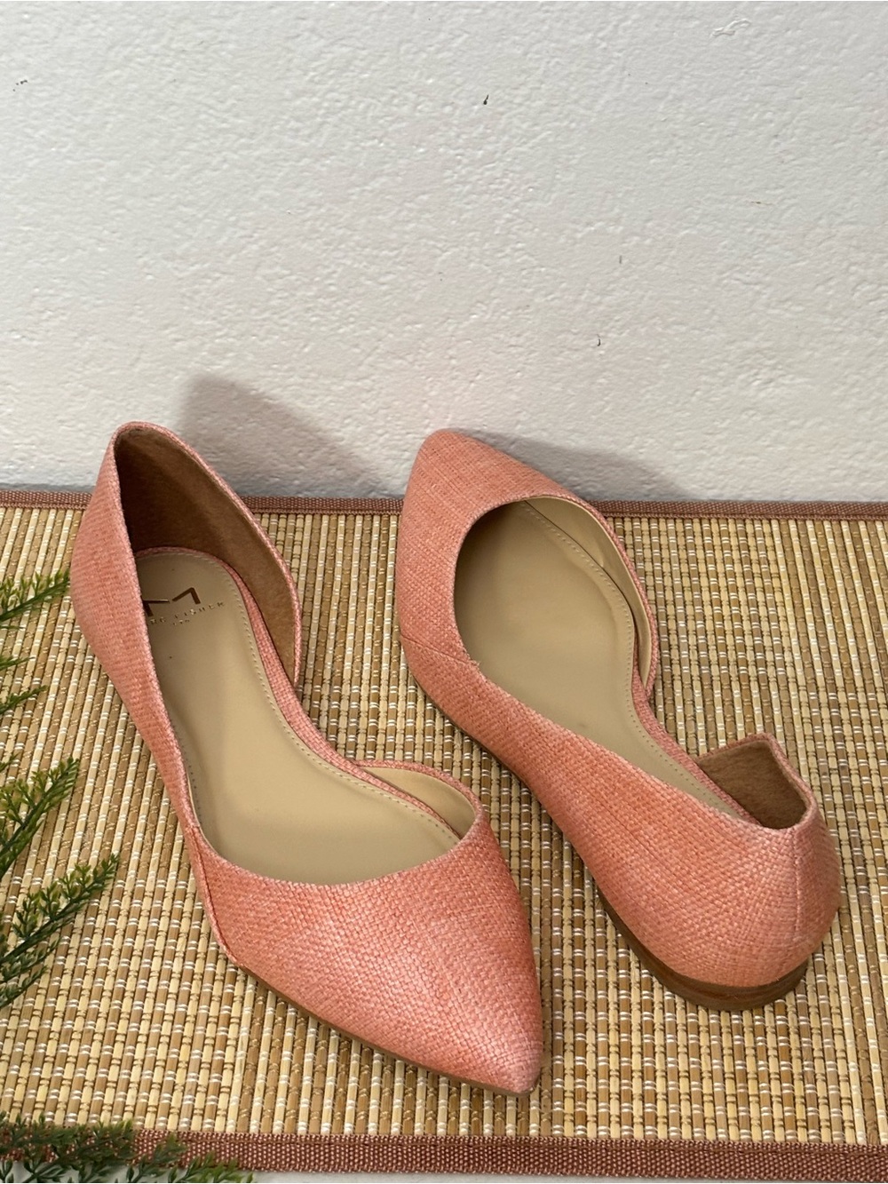 Marc Fisher LTD SUNNY Pointed Toe Slip On Flats Size: 8M